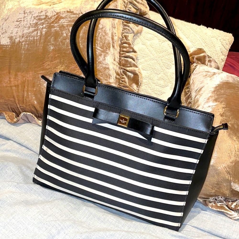 ✨HOST PICK✨🦉 Kate Spade 🍁 black & white Tote
